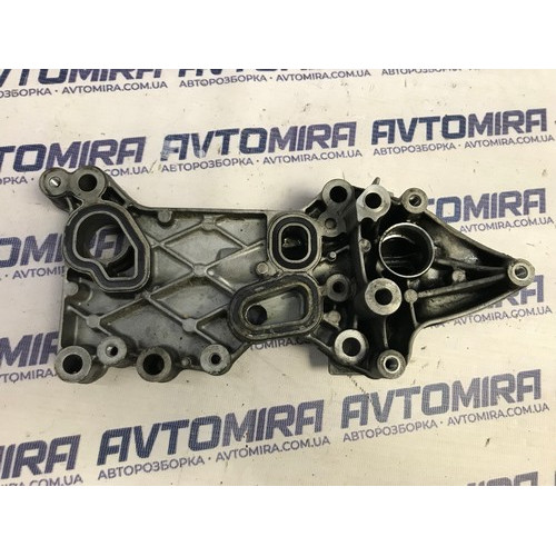 Кронштейн масляного фільтра Mercedes Benz E-Class 2.2 CDI 2006-2009 70362379